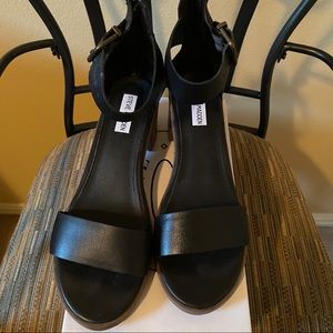 Steve Madden sandals like new